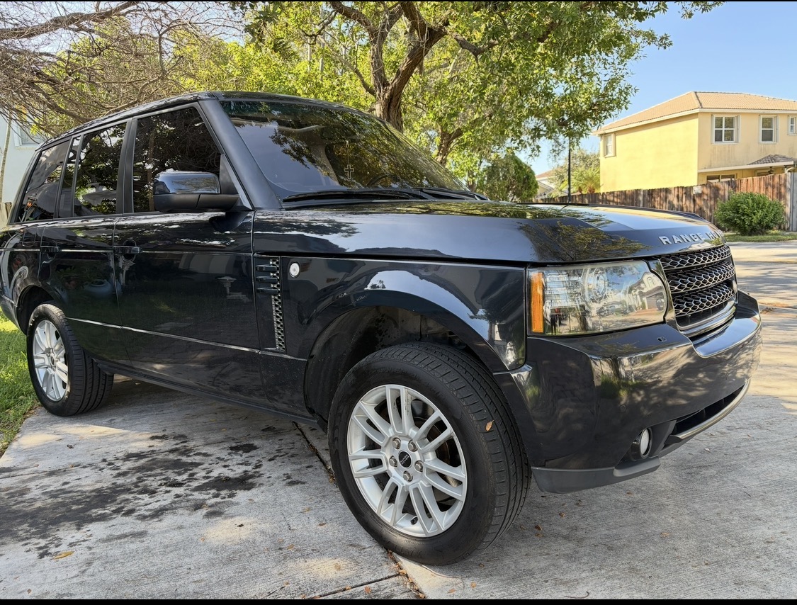 Used 2012 Land Rover Range Rover HSE AWD/4WD image 2