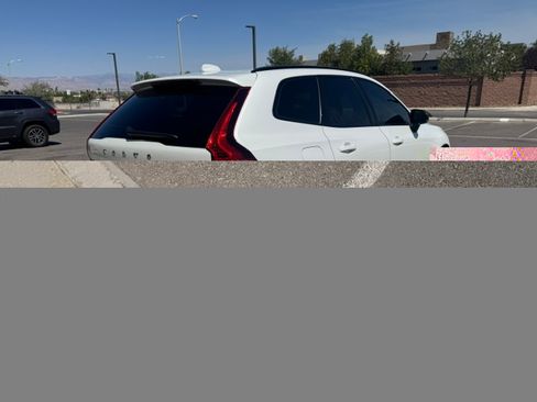 Used 2023 Volvo XC60 B6 Ultimate w/ Protection Package Premier AWD/4WD image 5