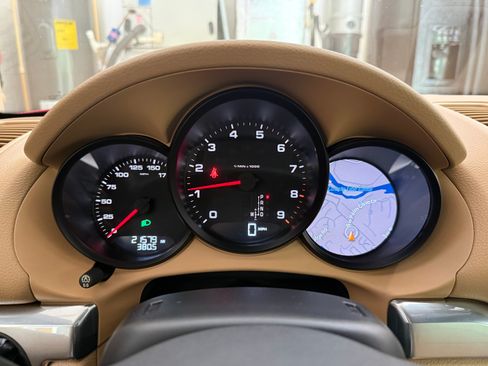 Used 2015 Porsche Boxster RWD image 18