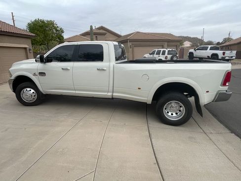 Used 2018 RAM 3500 Laramie Longhorn image 8