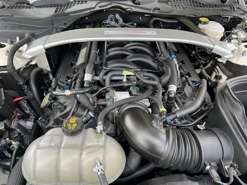 Used 2020 Ford Mustang Shelby GT350 w/ Technology Package RWD image 11