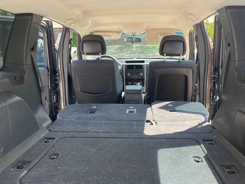 Used 2011 Jeep Liberty Sport AWD/4WD image 6