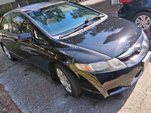 Used 2010 Honda Civic LX image 4
