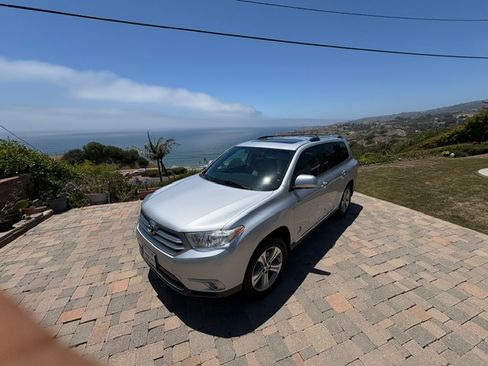 Used 2013 Toyota Highlander Limited FWD image 8