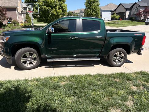 Used 2016 Chevrolet Colorado LT w/ Luxury Package, Chrome AWD/4WD image 4