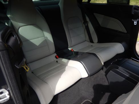 Used 2016 Mercedes-Benz E 400 4MATIC Coupe image 10