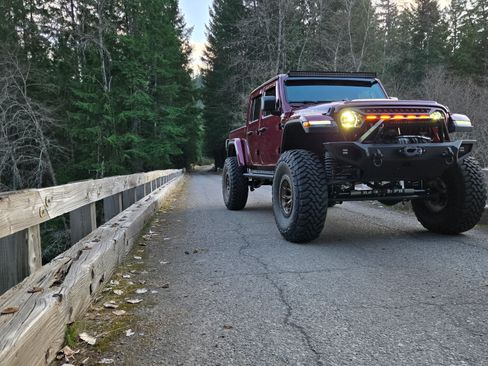 Used 2021 Jeep Gladiator Rubicon w/ LED Lighting Group image 5
