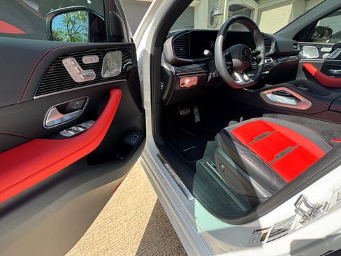 Used 2025 Mercedes-Benz GLE 53 AMG 4MATIC Coupe image 9