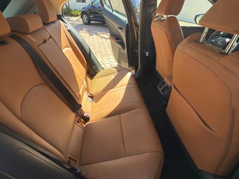 Used 2021 Lexus UX 250h image 8