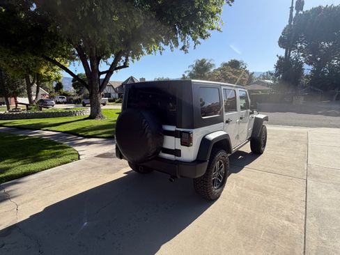 Used 2007 Jeep Wrangler Unlimited Rubicon w/ Dual Top Group AWD/4WD image 5