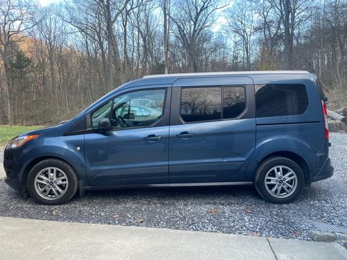 Used 2020 Ford Transit Connect XLT w/ Trailer Tow Package image 4