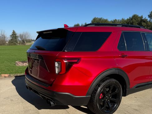 Used 2020 Ford Explorer ST w/ ST Street Pack AWD/4WD image 4