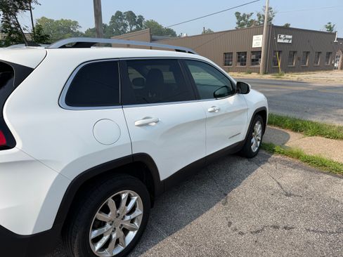 Used 2016 Jeep Cherokee Limited FWD image 6