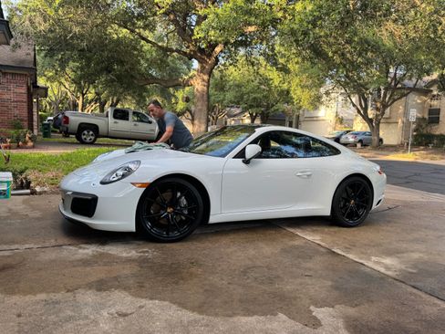 Used 2017 Porsche 911 Carrera image 4