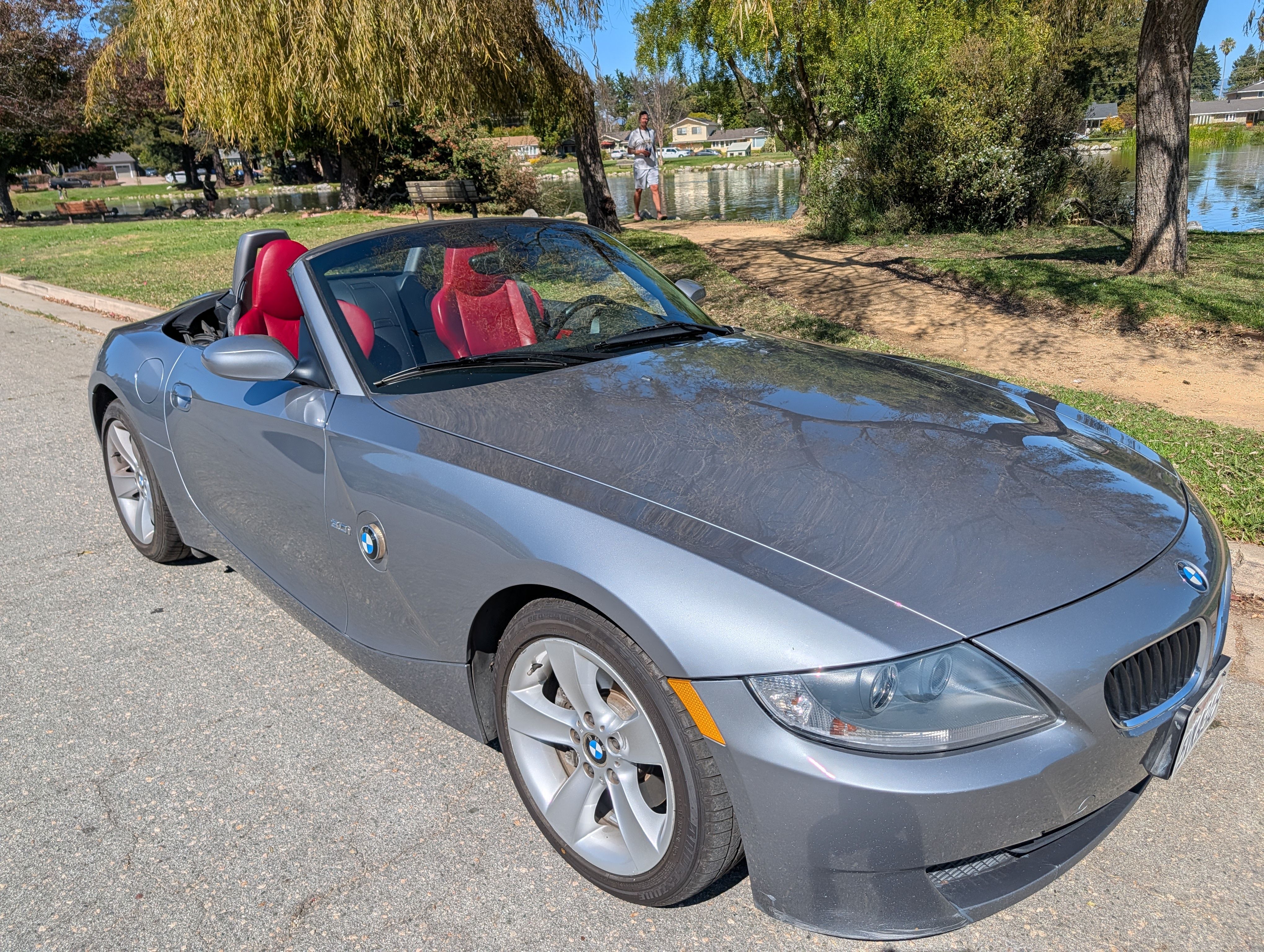 Used 2006 BMW Z4 3.0i RWD image 1