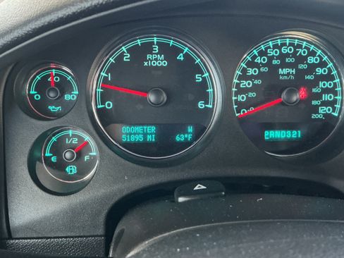 Used 2013 Chevrolet Avalanche LTZ image 9