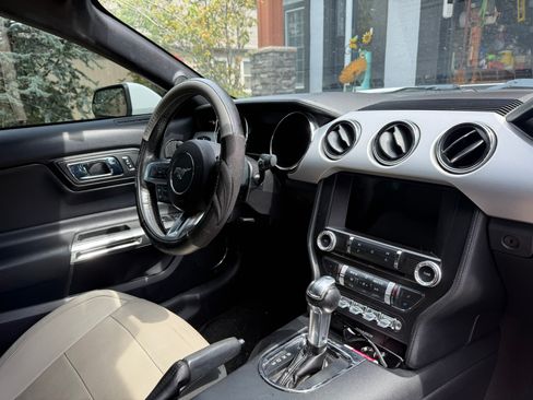 Used 2017 Ford Mustang Premium RWD image 4