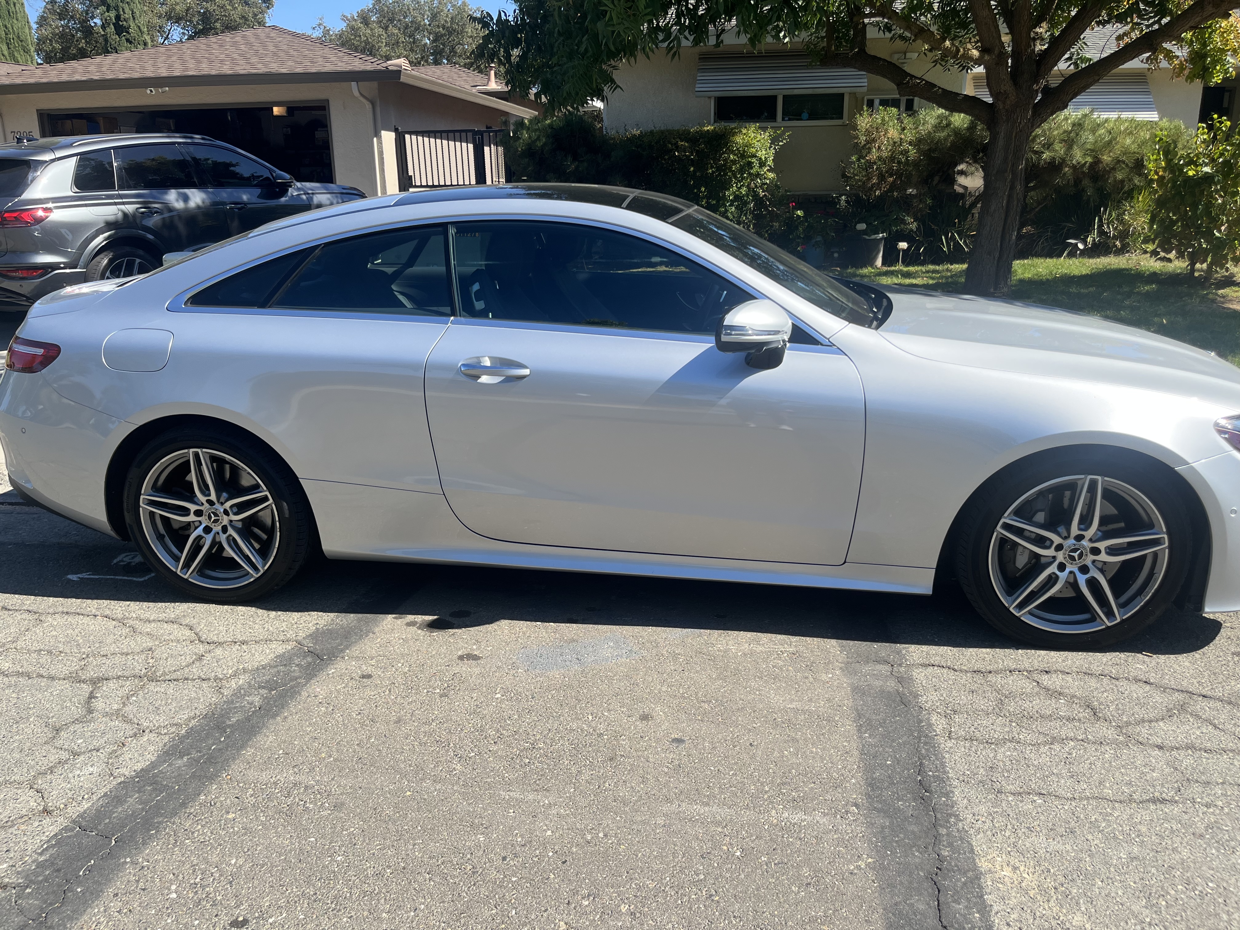 Used 2018 Mercedes-Benz E 400 Coupe image 4