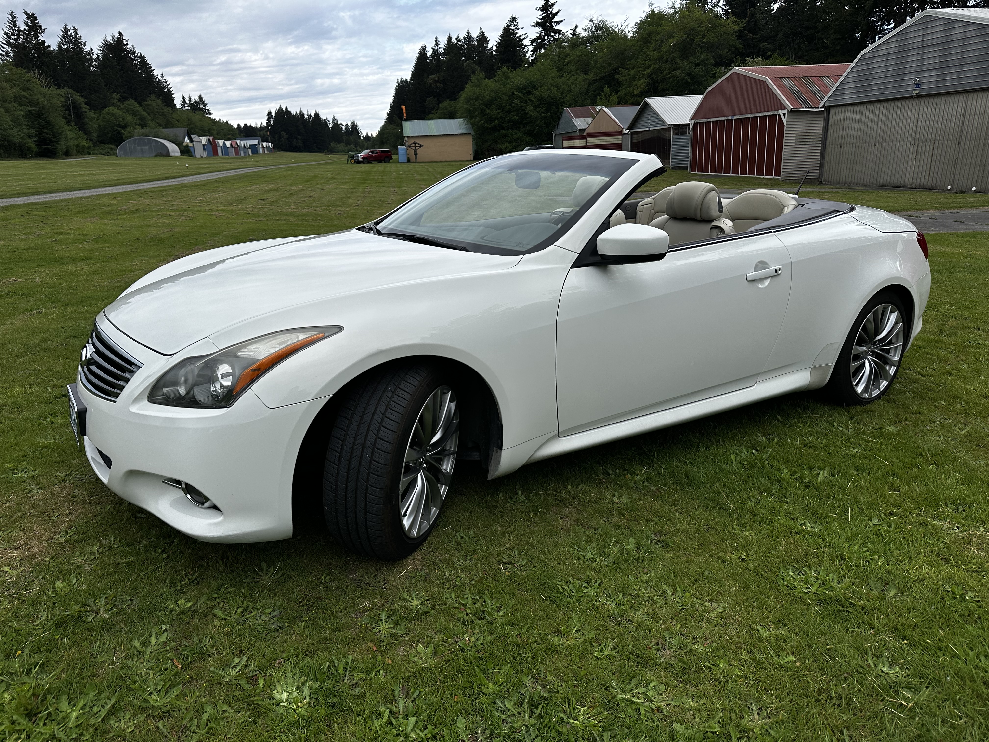 Used 2011 INFINITI G37 Convertible w/ Premium Pkg RWD image 5