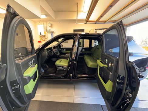 Used 2023 Rolls-Royce Cullinan Black Badge w/ Driver's Package image 6