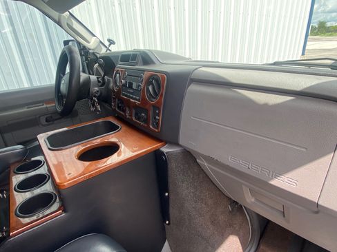 Used 2013 Ford E-350 and Econoline 350 Super Duty w/ Shuttle Bus Prep Pkg image 9