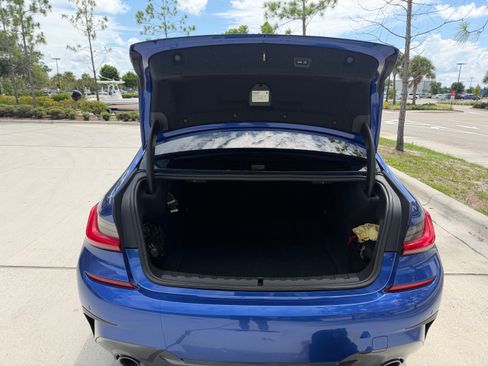 Used 2019 BMW 330i Sedan w/ M Sport Package RWD image 4