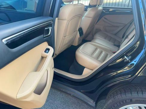 Used 2018 Porsche Macan S image 11