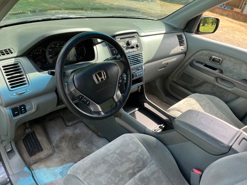 Used 2004 Honda Pilot EX image 17