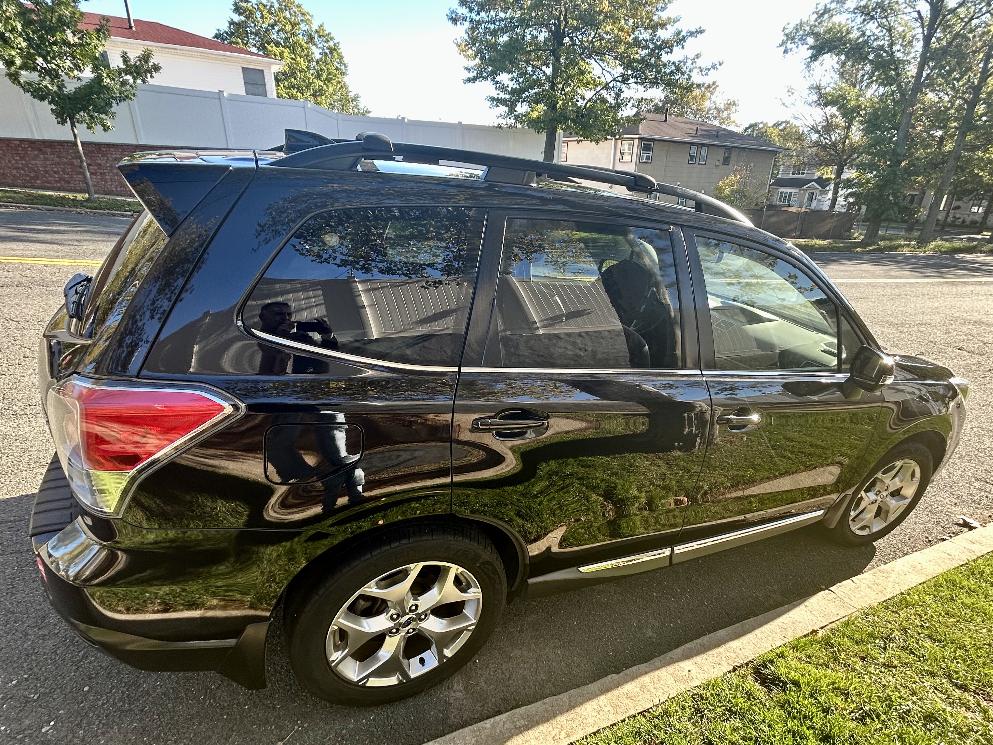 Used 2017 Subaru Forester 2.5i Touring AWD/4WD image 11
