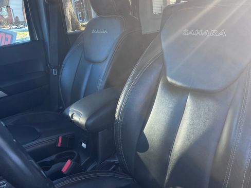 Used 2016 Jeep Wrangler Unlimited Sahara w/ Dual Top Group image 11