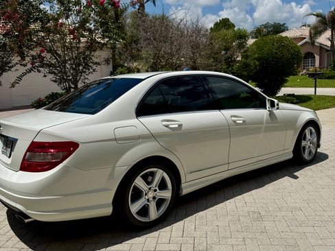 Used 2011 Mercedes-Benz C 300 Sedan image 5