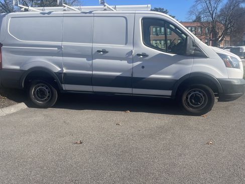 Used 2015 Ford Transit 250 130 Low Roof image 1