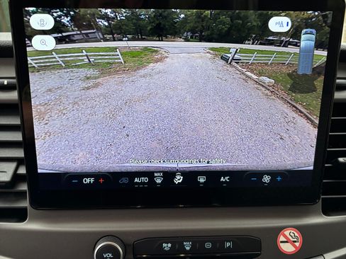 Used 2022 Ford Transit 350 XLT image 15