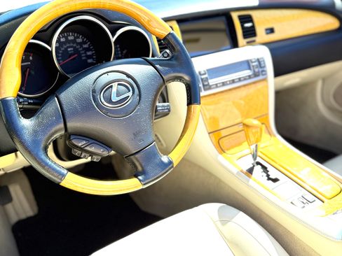 Used 2002 Lexus SC 430 Convertible image 6