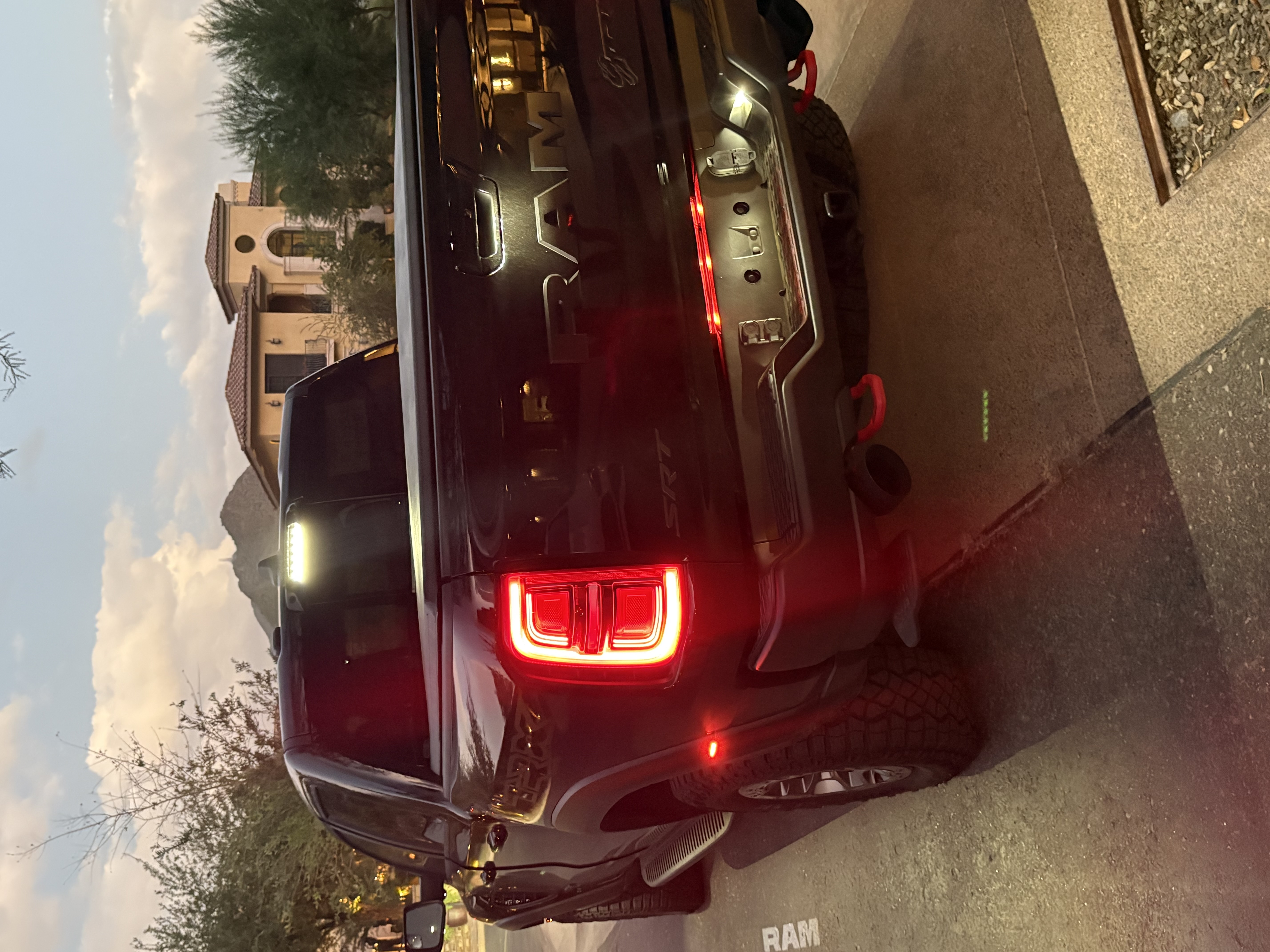 Used 2027 RAM 1500 4x4 Crew Cab image 2