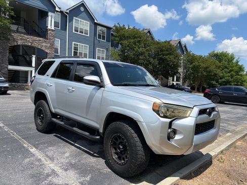 Used 2015 Toyota 4Runner SR5 RWD image 1