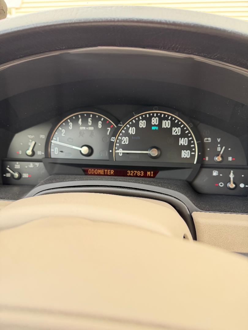 Used 2006 Cadillac XLR RWD image 13