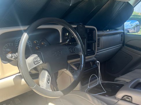 Used 2005 Chevrolet Tahoe LS w/ Preferred Equipment Group RWD image 8