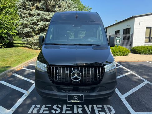 Used 2019 Mercedes-Benz Sprinter 1500 image 1