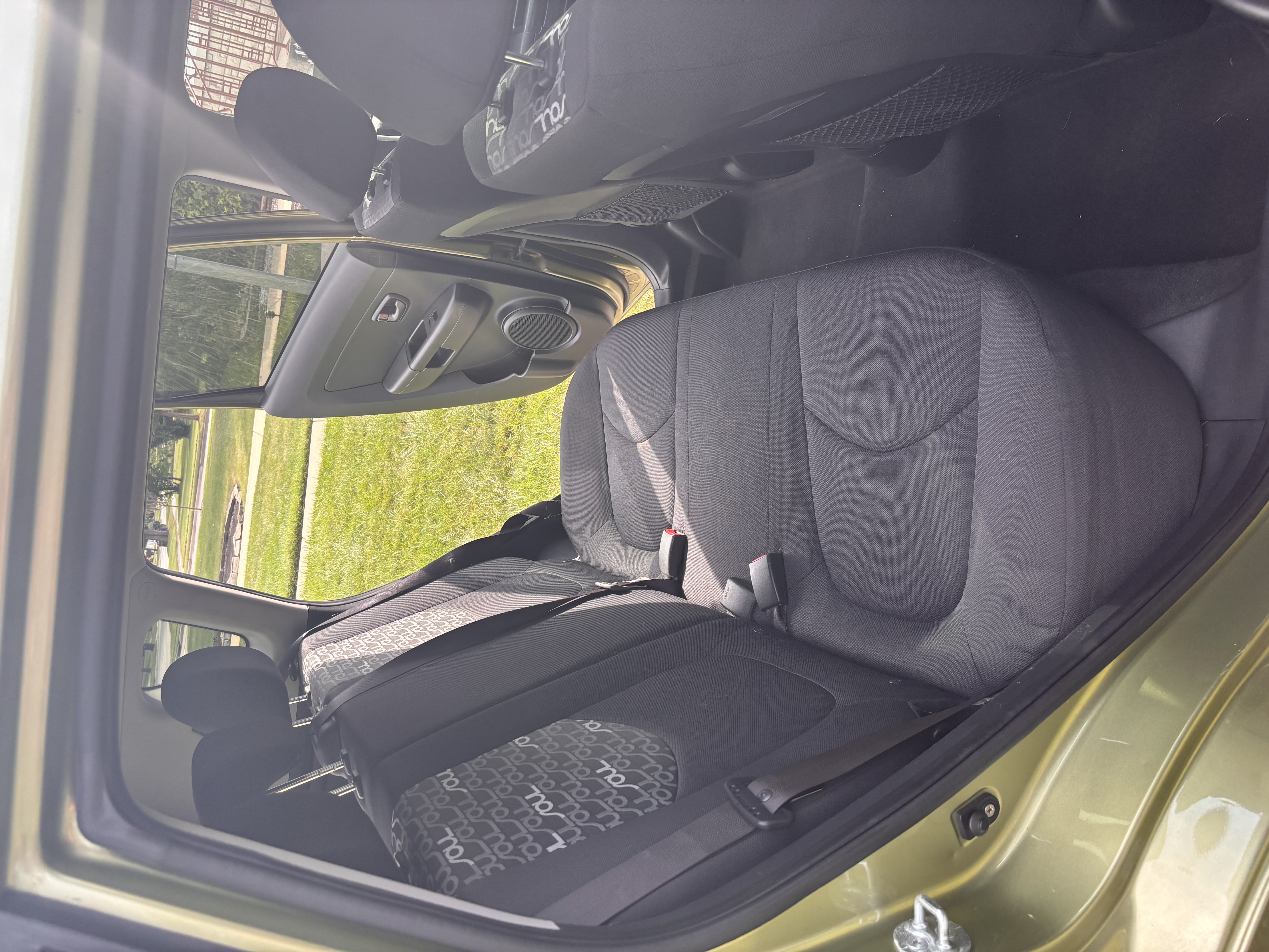 Used 2011 Kia Soul + w/ Audio Pkg FWD image 17