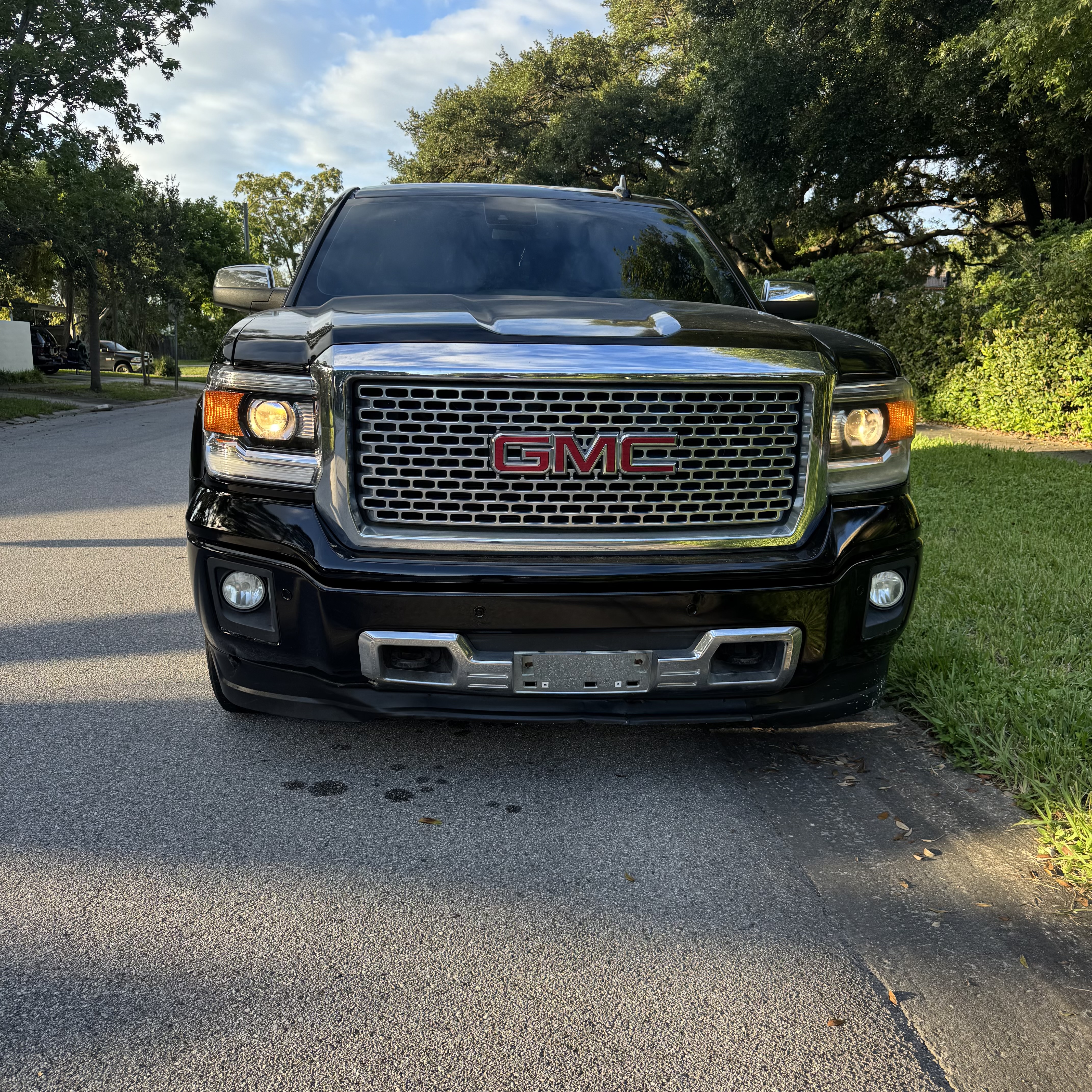 Used 2015 GMC Sierra 1500 Denali w/ Driver Alert Package AWD/4WD image 6