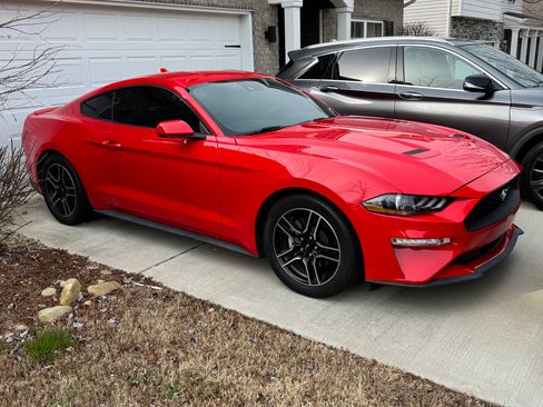 Used 2021 Ford Mustang Premium image 7