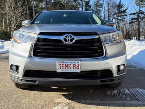 Used 2016 Toyota Highlander XLE image 6