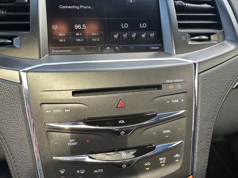 Used 2013 Lincoln MKS AWD image 9