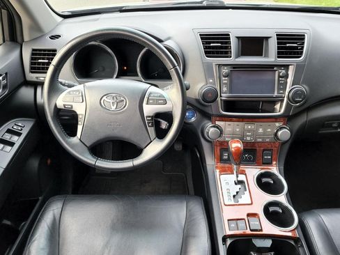 Used 2013 Toyota Highlander Limited image 9