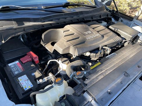 Used 2020 Nissan Titan SV w/ SV Convenience Package image 2