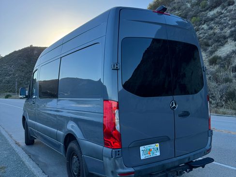 Used 2020 Mercedes-Benz Sprinter 2500 image 19