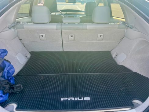 Used 2013 Toyota Prius Five image 18