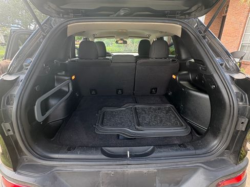 Used 2017 Jeep Cherokee Latitude image 14