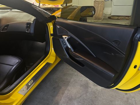 Used 2015 Chevrolet Corvette Stingray Coupe w/ 2LT Preferred Equipment Group image 10